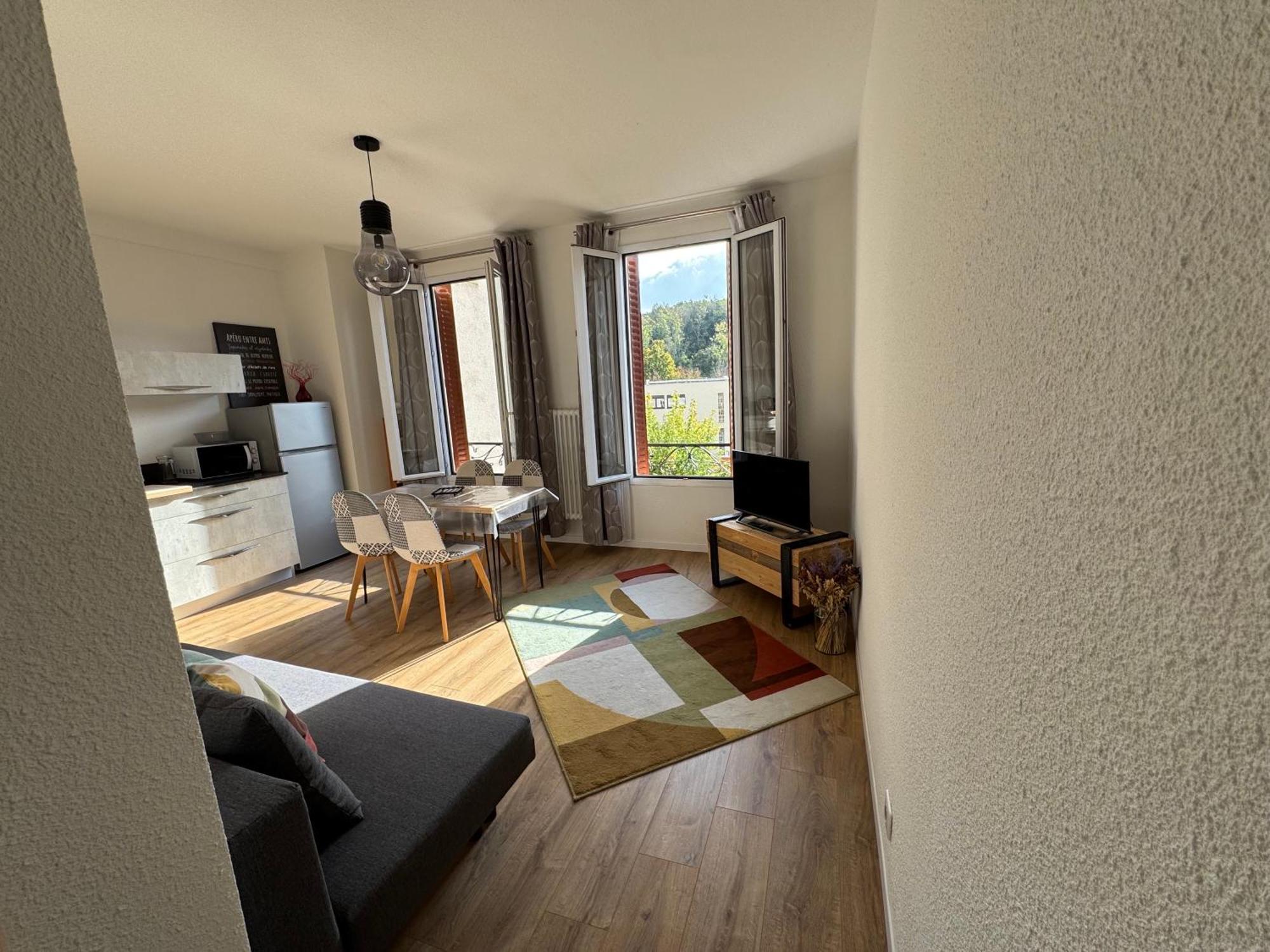 Appartement Le Madargue Idealement Place Châtel-Guyon Dış mekan fotoğraf